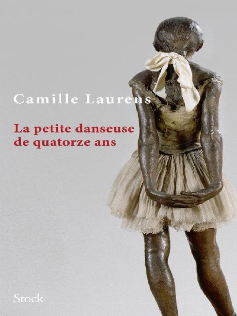 Représentation de la statue danseuse Degas originale en cire avec ses accessoires textiles, capturant l’instant et le réalisme